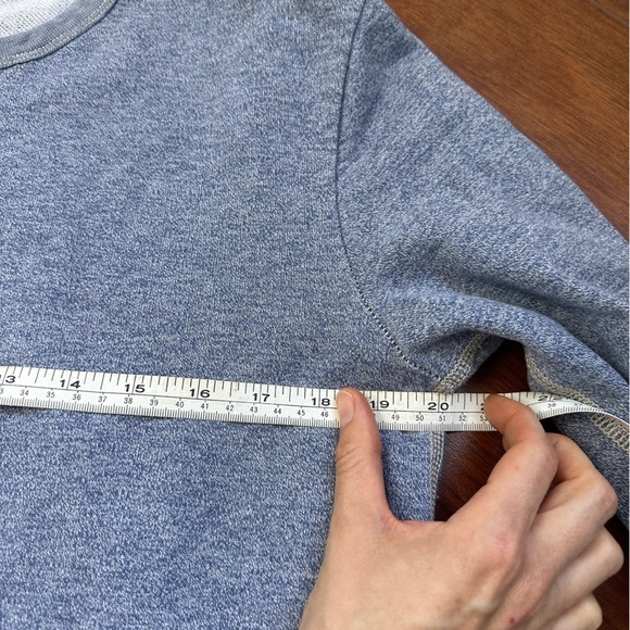 Gap Women’s Crew Neck Long Sleeve Light Blue Top Sz Small - Picture 2 of 5